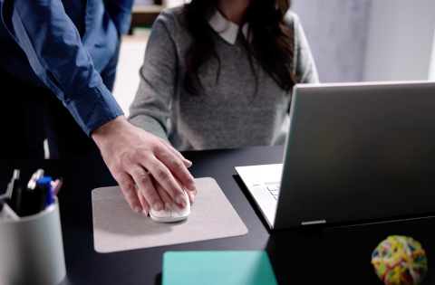 Justiça reconhece assédio sexual de empresário contra recepcionista de 18 anos