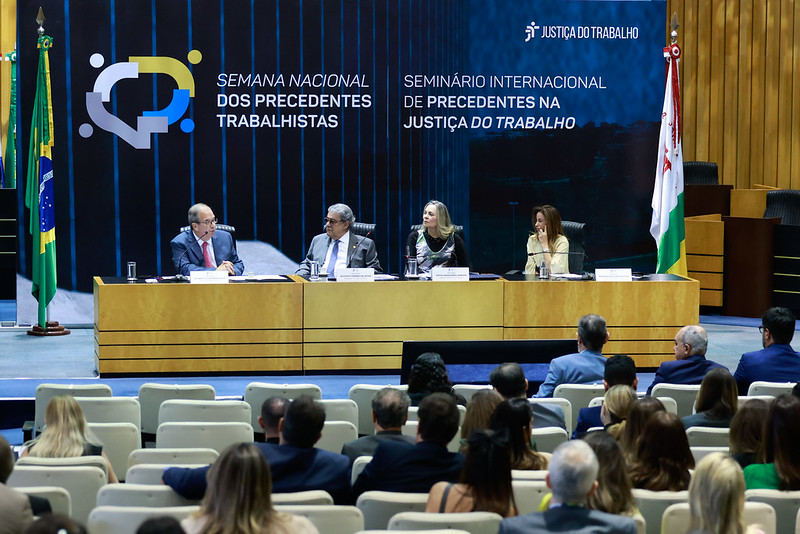 Abertura do Seminário Internacional de Precedentes na Justiça do Trabalho, na sede do TST.