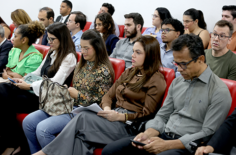 Visita ao TRT/MT aproxima estudantes de Direito da Prática Profissional