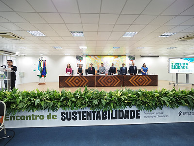 Em Manaus, Justiça do Trabalho abre 10º Encontro Nacional de Sustentabilidade com foco na transição justa e nas mudanças climáticas - CSJT2 8 Fotografia com o banner